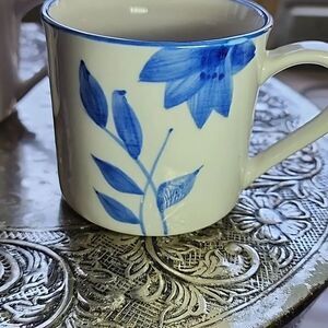 Blue & White Floral Pair Of 2 Gibson Coffee Mugs